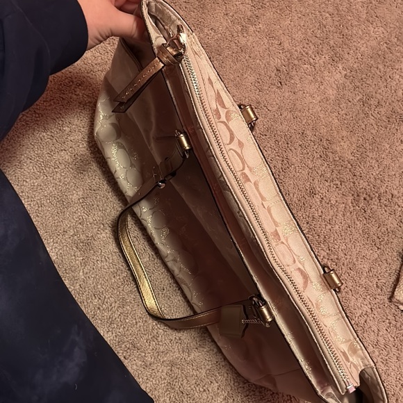 Authentic Coach purse - Picture 6 of 7